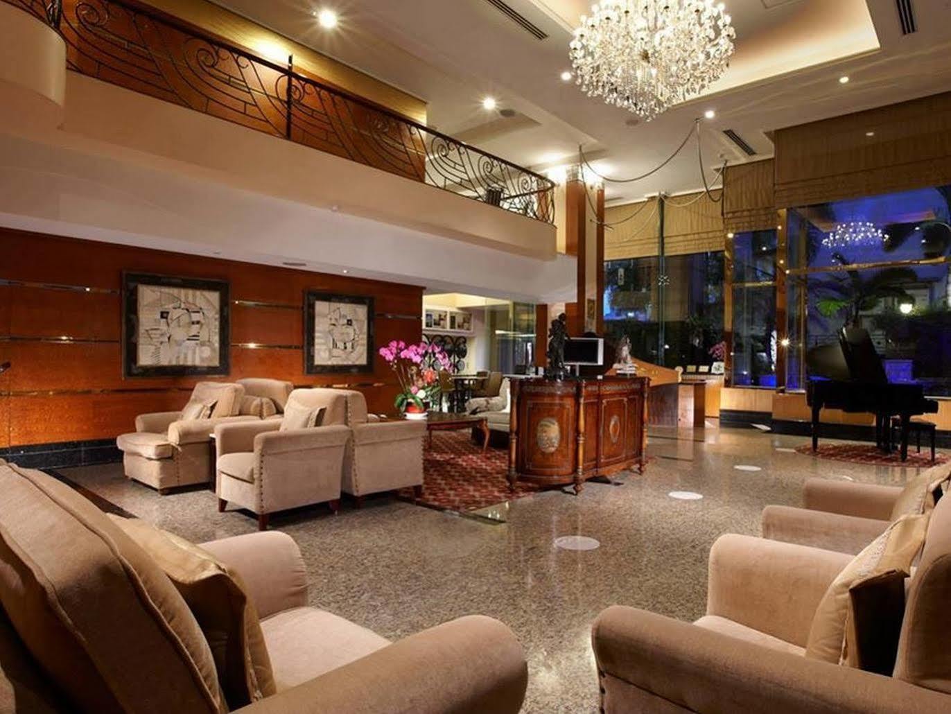 Hualien Charming City Hotel Екстер'єр фото